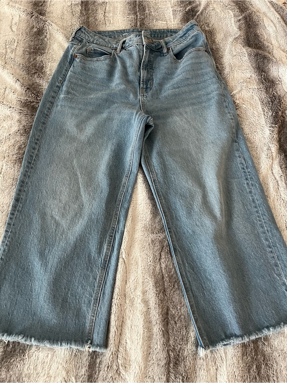 Old Navy Light Blue Wide-Leg Frayed-Hem Jeans